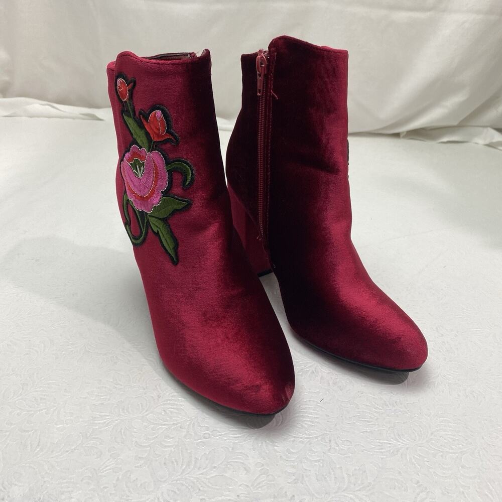 Hot Kiss Patchy Red Velvet Rose Ankle Boots Zip Closure Sz 8 Women’s Booties